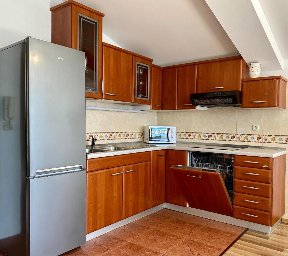 Adria Aparthotel 4*