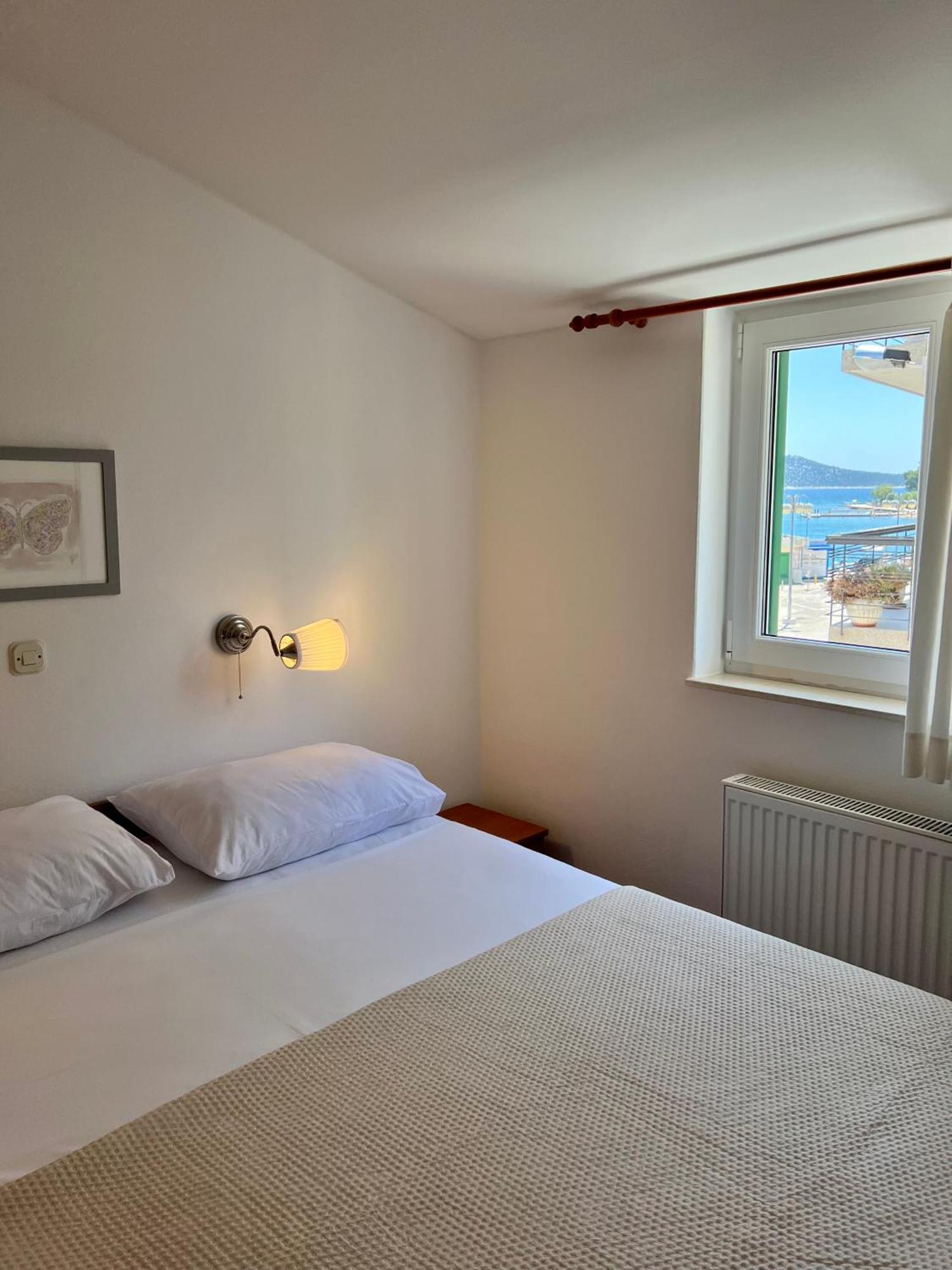 Adria Aparthotel 4*